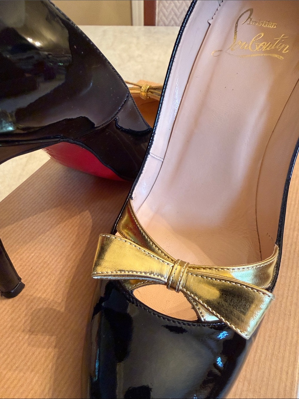 Christian Louboutin Black Patent Leather Pumps with Gold Bow - Picture 4 of 6